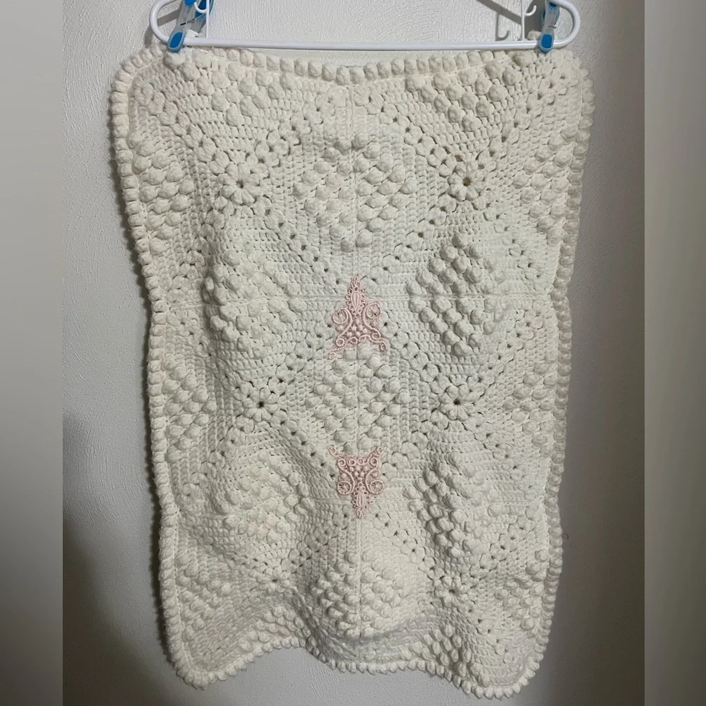 HANDMADE‎ Hand Crafted Crochet and Applique Bassinet Blanket Pad 27 L x 19 W